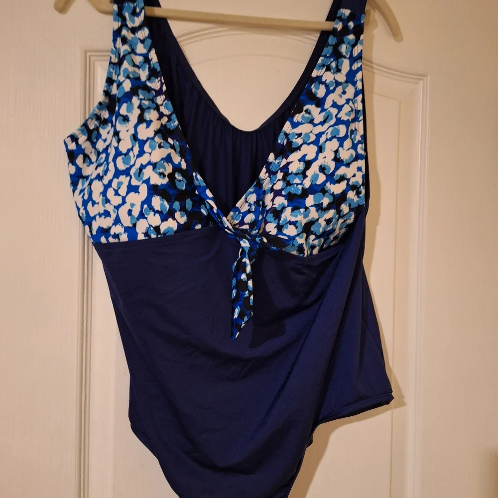 NWT Bleu Ice Blue and White One-Piece Swimsuit‎ 24